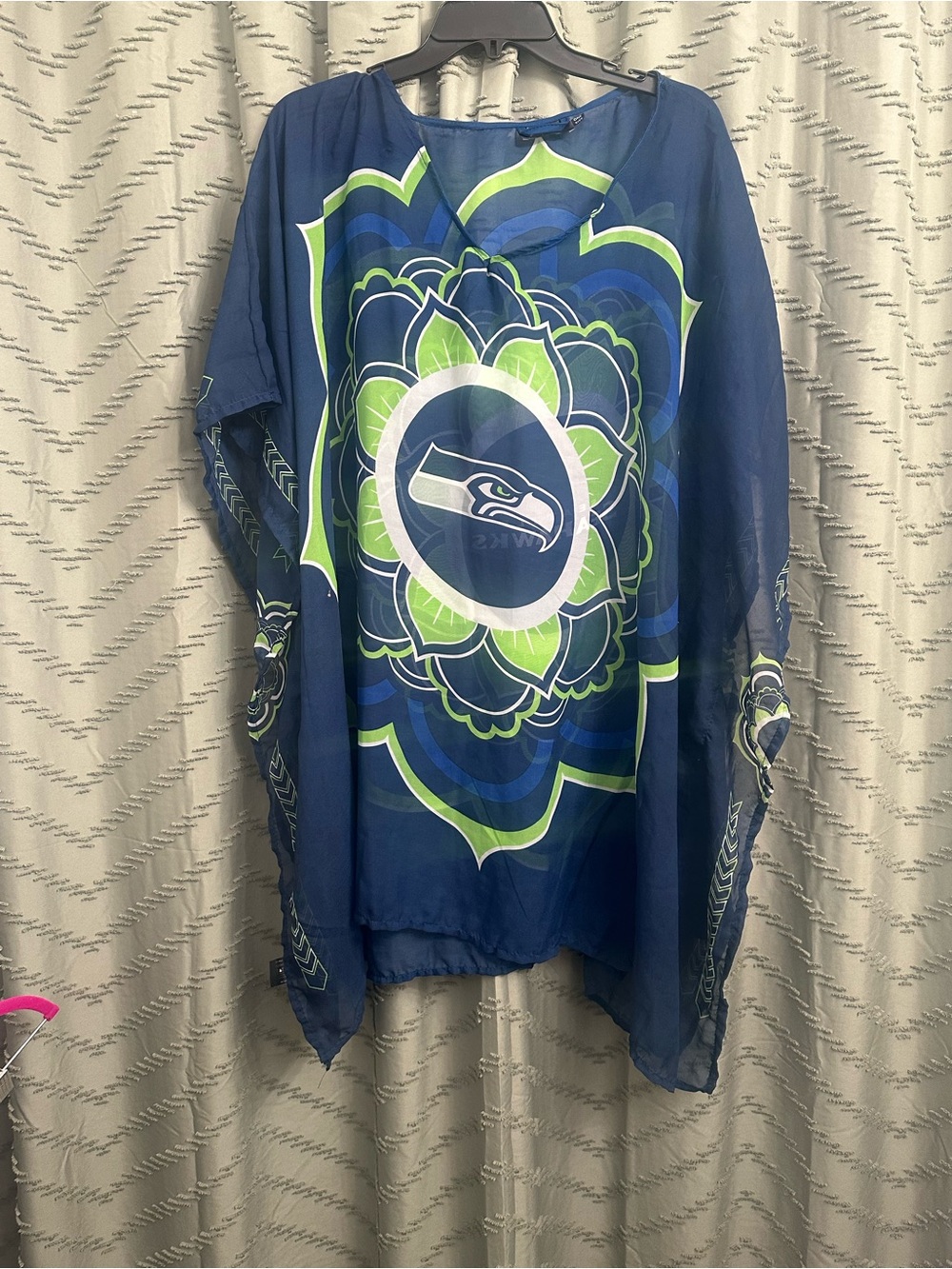 Seattle Seahawks Kaftan one size 
Women sheer top 
Flowy poncho vibes 
Can be us